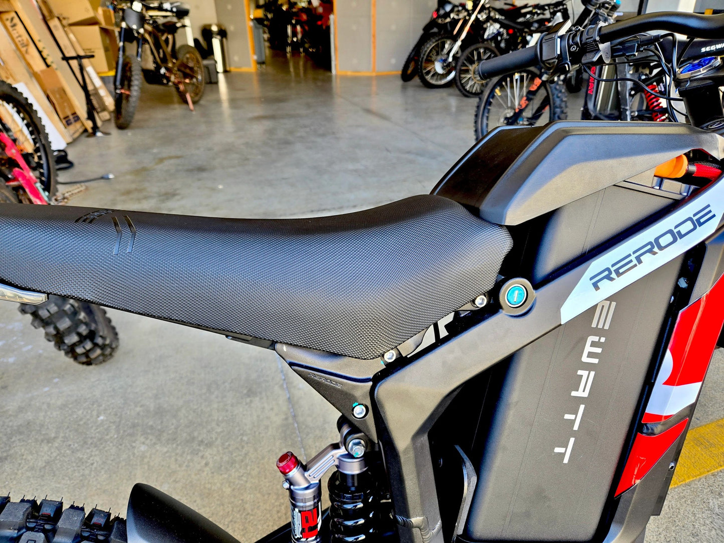 EMoto-X Racing-Sitzhöherlegungssatz für Surron, E Ride Pro & Rerode...Edelstahl
