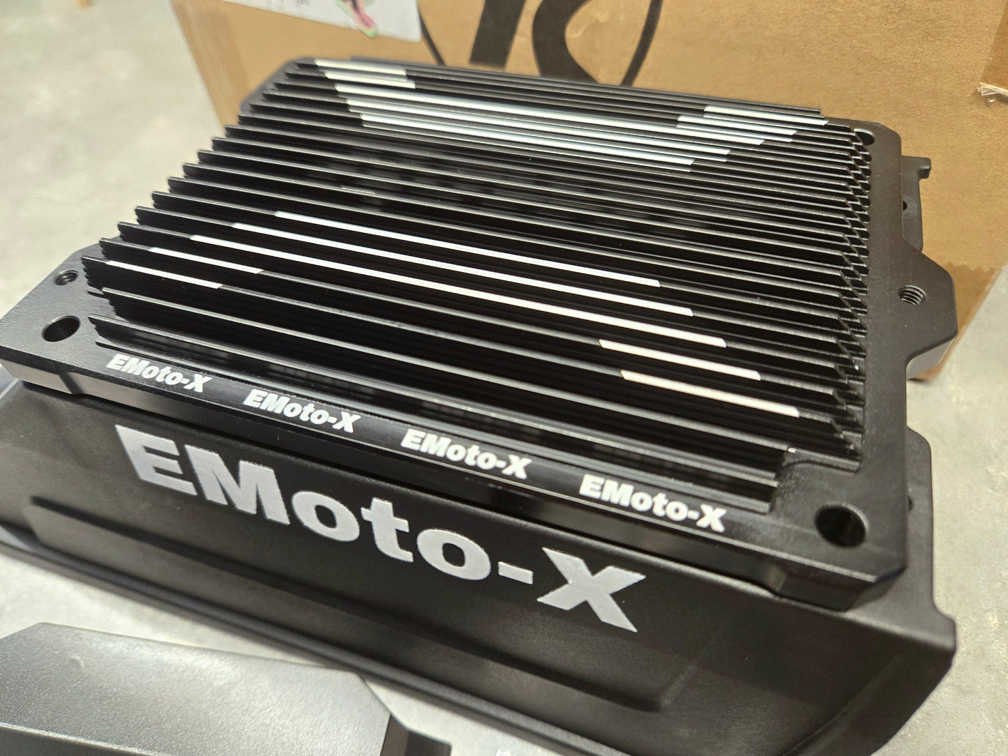EMoto-X Racing Rawrr Upgrade Controller Modifikationsservice für Rawrr Mantis 72V und Rawrr Mantis 60V All Terrain Modelle. Nicht für Mantis X oder Mini